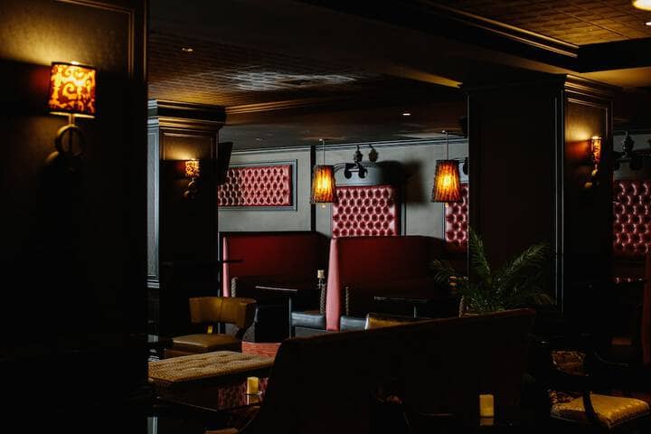 Lounge 61 of 85
