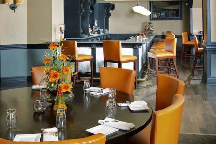 Dining 44 of 85